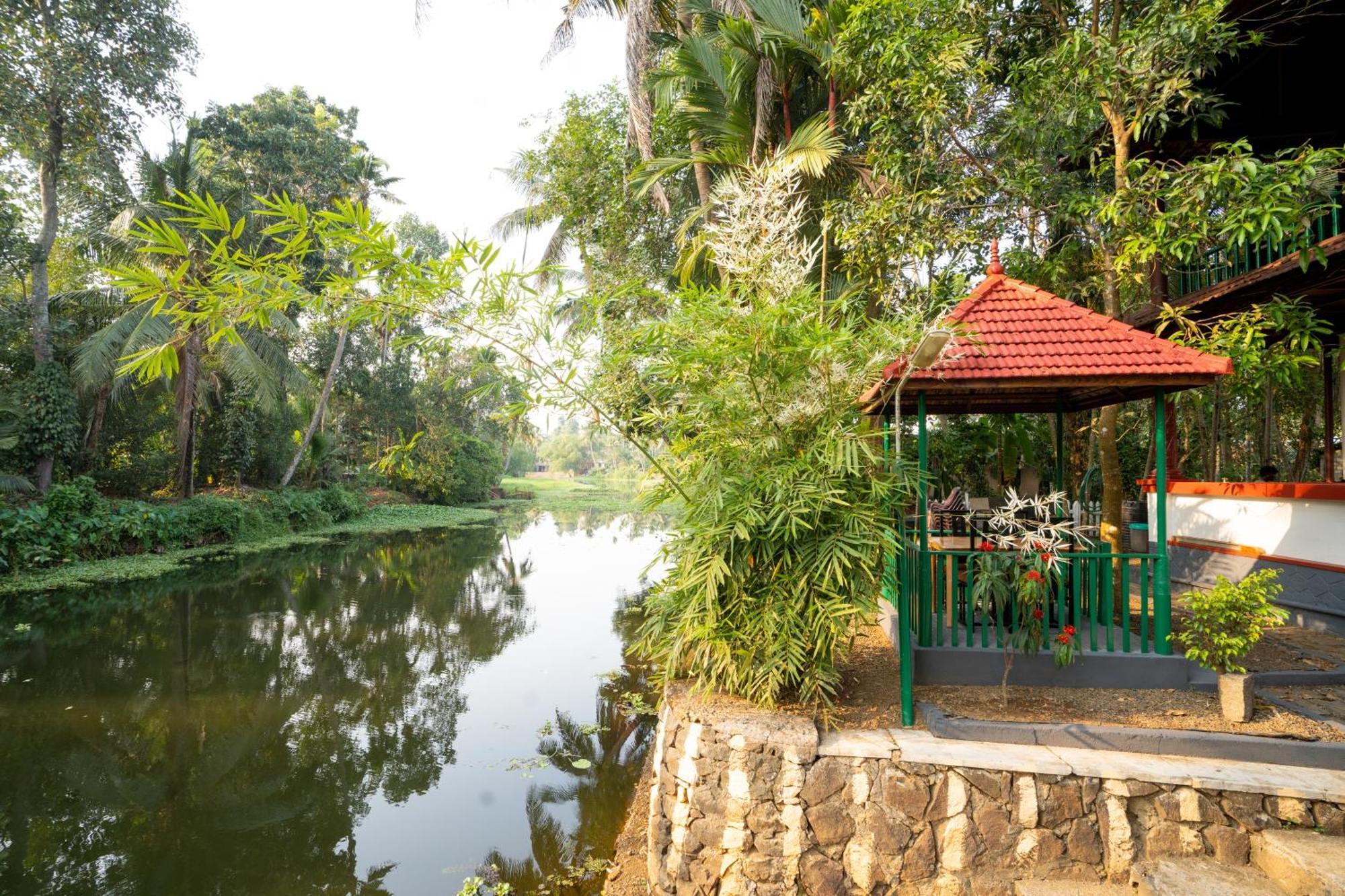 Garggi Backwater Retreat Hotel Котаям Екстериор снимка