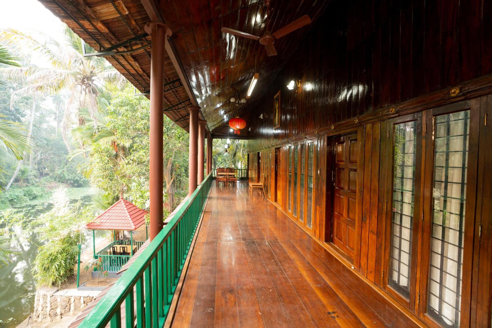 Garggi Backwater Retreat Hotel Котаям Екстериор снимка