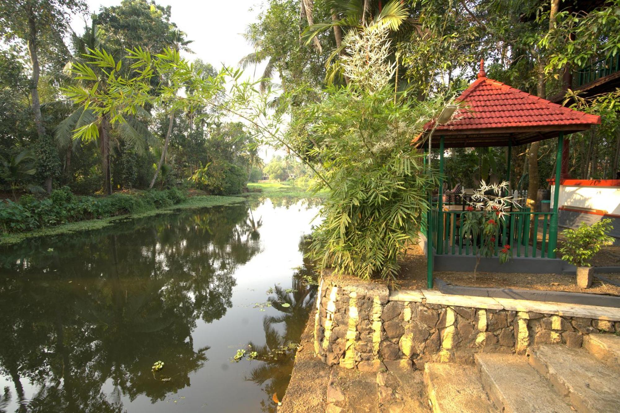 Garggi Backwater Retreat Hotel Котаям Екстериор снимка
